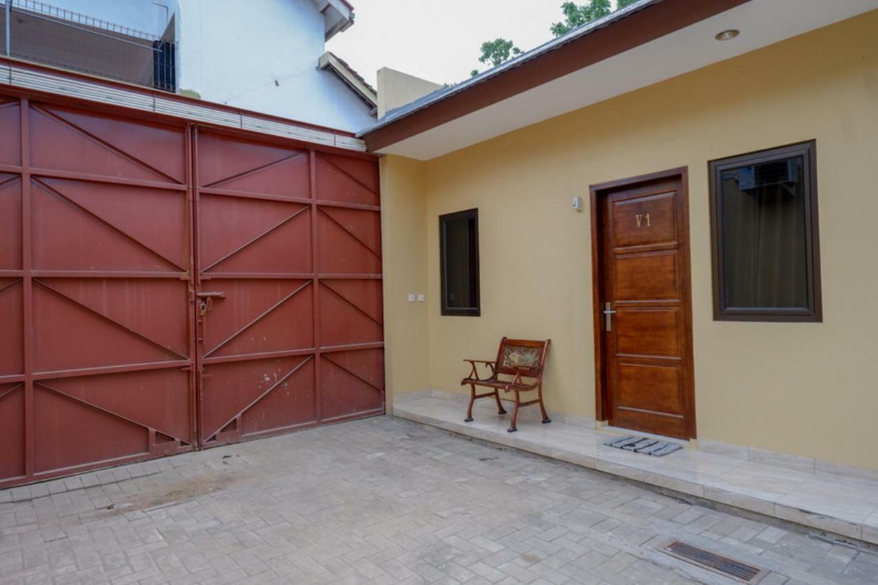 Reddoorz Near Living Plaza Purwokerto Hotel Exterior photo