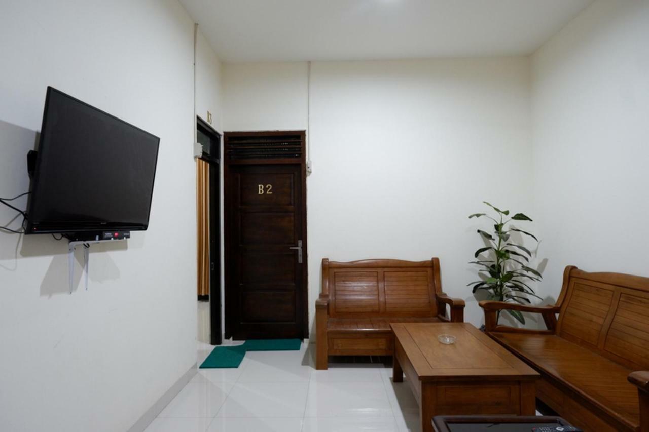 Reddoorz Near Living Plaza Purwokerto Hotel Exterior photo
