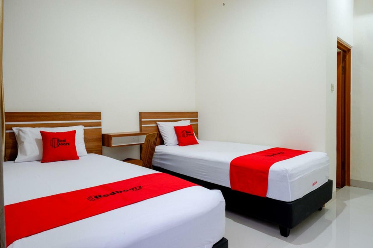 Reddoorz Near Living Plaza Purwokerto Hotel Exterior photo