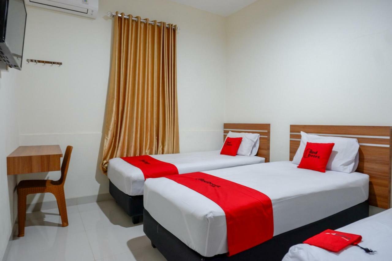 Reddoorz Near Living Plaza Purwokerto Hotel Exterior photo