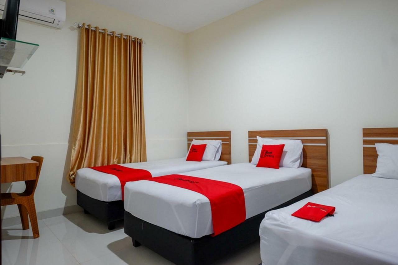 Reddoorz Near Living Plaza Purwokerto Hotel Exterior photo